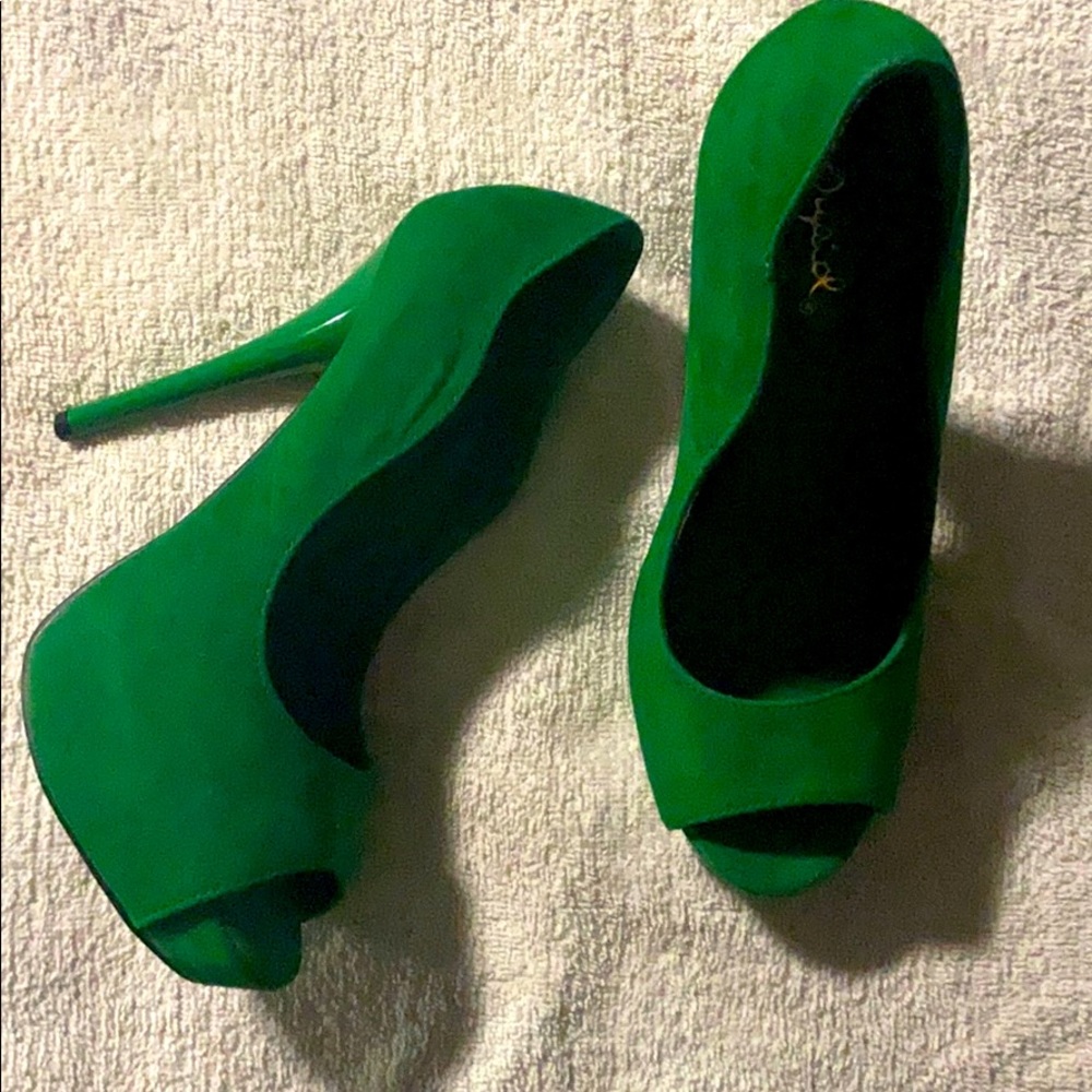 Qupid 5 1/4 inch Green heels